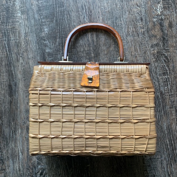 vintage straw bag! - Picture 2 of 3